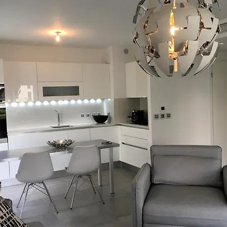 아파트 Top 2 Pces Terrasse Piscine Au Coeur De St-tropez